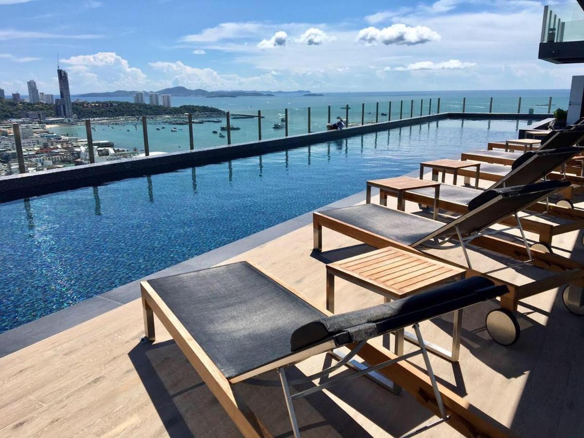 The Base Pattaya Aparthotel Bagian luar foto