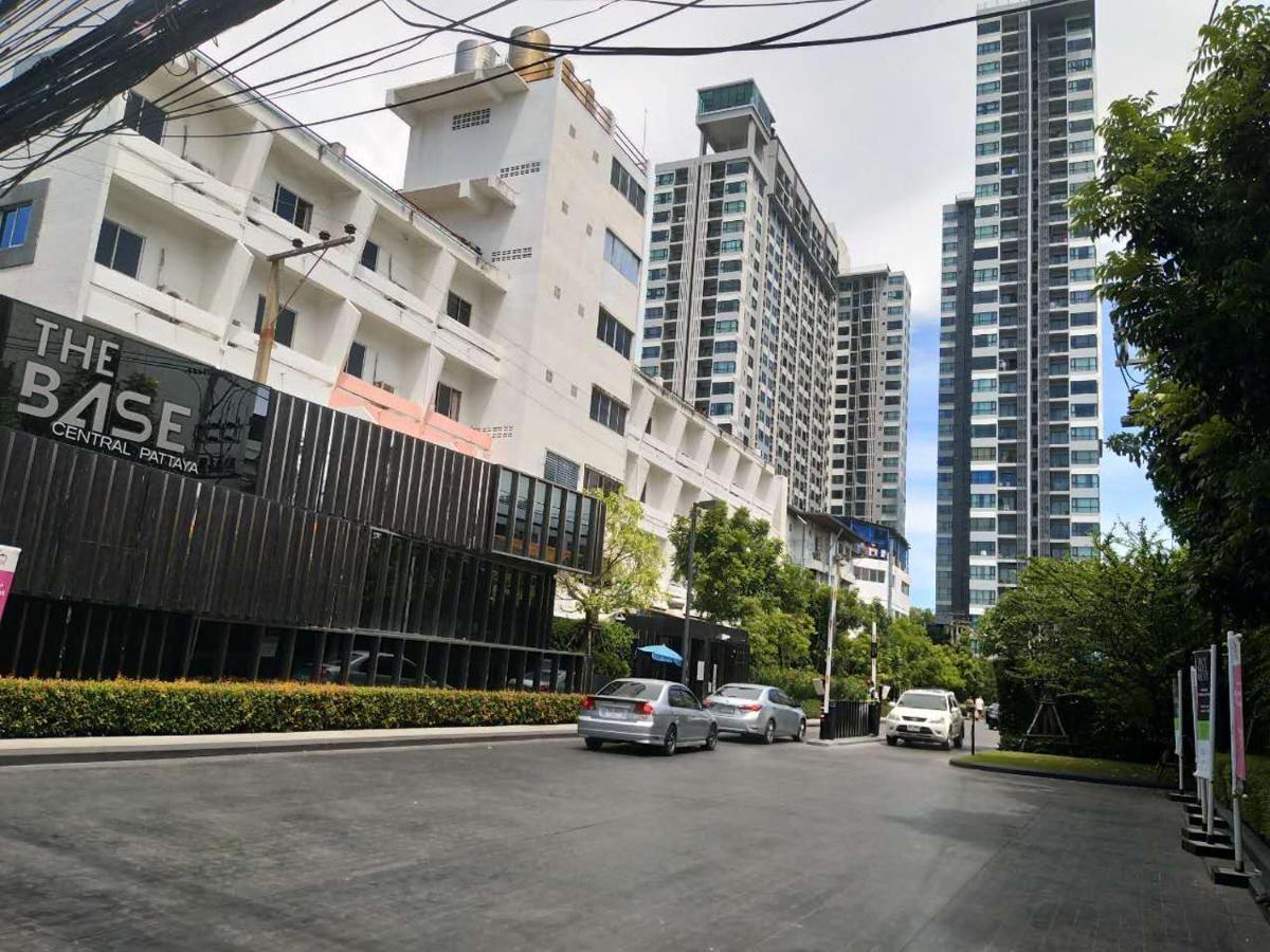 The Base Pattaya Aparthotel Bagian luar foto
