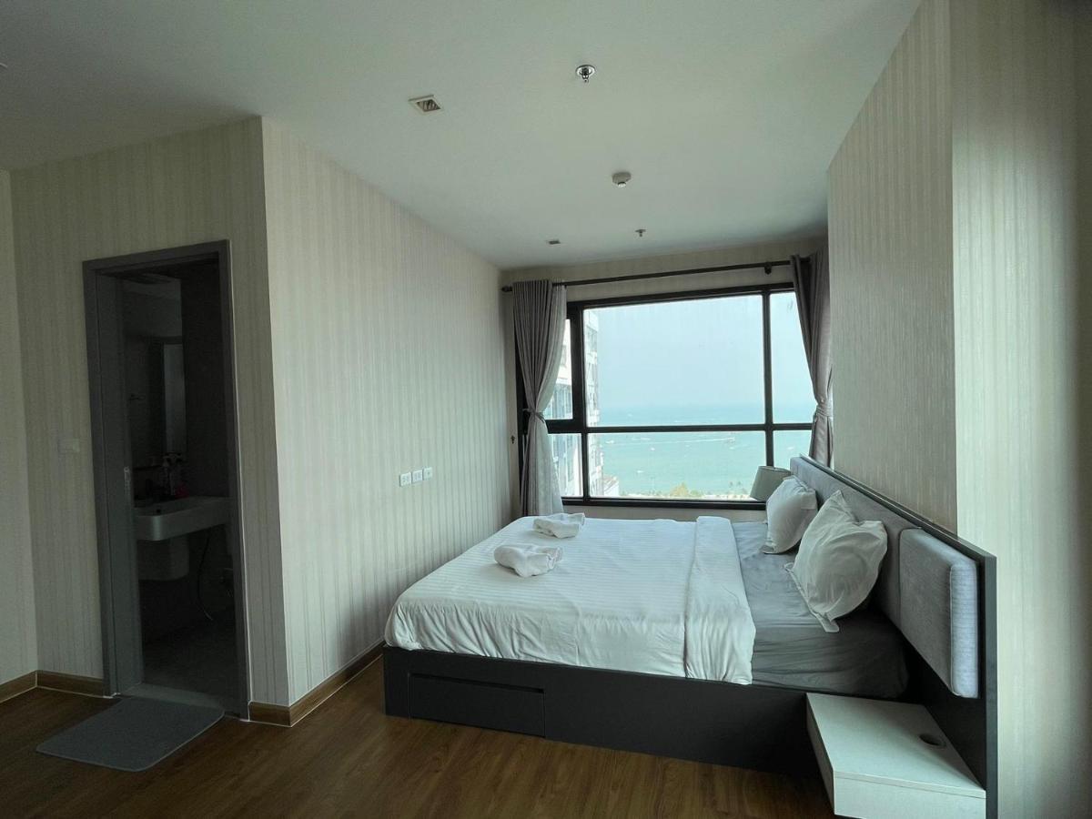 The Base Pattaya Aparthotel Bagian luar foto